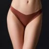 Journelle Estelle Thong
