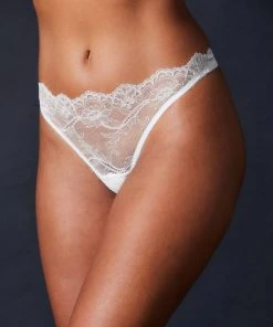 Journelle Anais Thong