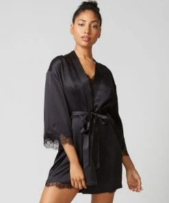 Journelle Chevron Down Icon Charlotte Short Robe