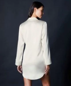 Journelle Bette Sleepshirt Chevron Down Icon