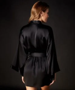 Journelle Celine Classic Robe Chevron Down Icon