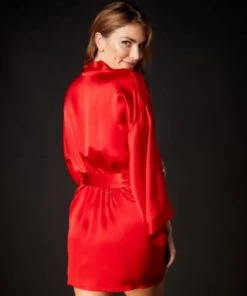 Journelle Chevron Down Icon Celine Classic Robe