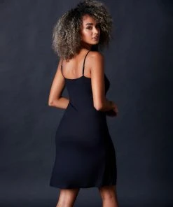 Hanro Ultralight Bodydress Chevron Down Icon 6 Hanro Ultralight Bodydress Chevron Down Icon