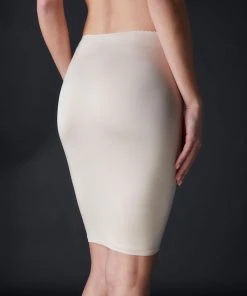 Hanro Chevron Down Icon Satin Deluxe Half Slip