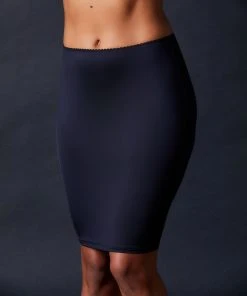 Hanro Chevron Down Icon Satin Deluxe Half Slip