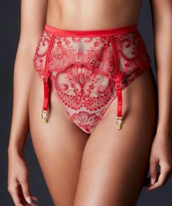 TeAmore Spotlight Embroidered Suspender Belt