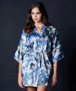 Samantha Chang Wellness Bella Kimono Chevron Down Icon