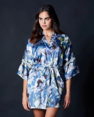 Samantha Chang Wellness Bella Kimono Chevron Down Icon Samantha Chang Wellness Bella Kimono Chevron Down Icon