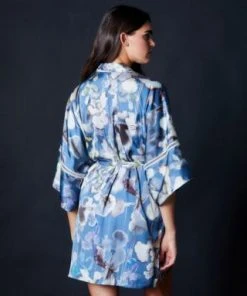 Samantha Chang Wellness Bella Kimono Chevron Down Icon 3 Samantha Chang Wellness Bella Kimono Chevron Down Icon