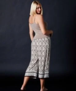 Hanro Favourites Cropped Pant 3 Hanro Favourites Cropped Pant