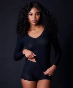 Collezione Privata Fine Rib V Neck Long Sleeve 5 Collezione Privata Fine Rib V Neck Long Sleeve