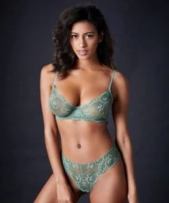 Samantha Chang All Lace Underwire Bra DD+